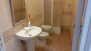 Bathtub, hair dryer, bidet, towels - Villa rentals in the Lagoon Nature Reserve (MARSALA)