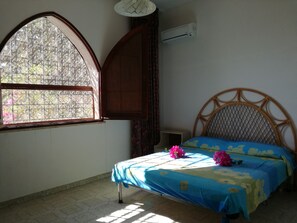 3 Schlafzimmer, Reisekinderbett, Bettwäsche