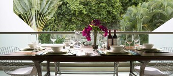 Stunning Hillside Villa, Limegrove St James