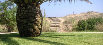 Front To The Sea Rosales. Luxurious Villa with aa, wifi and pool