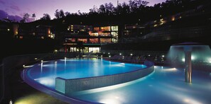 Innenpool, Außenpool