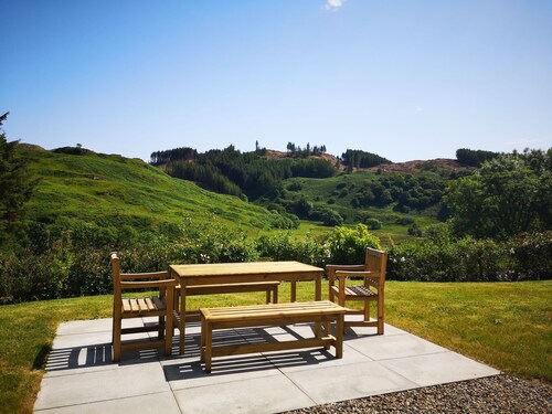 Achalic Beag - sleeps 4 guests  in 2 bedrooms