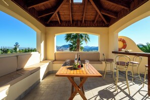 Outdoor dining - Villa Rose in Afandou (Rhodes)