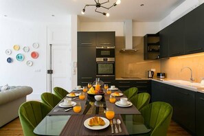 Fridge, microwave, oven, stovetop