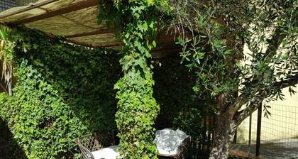 Apartment mit Garten in einem kleinen Wohnblock