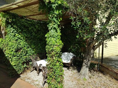 Residential flat with garden