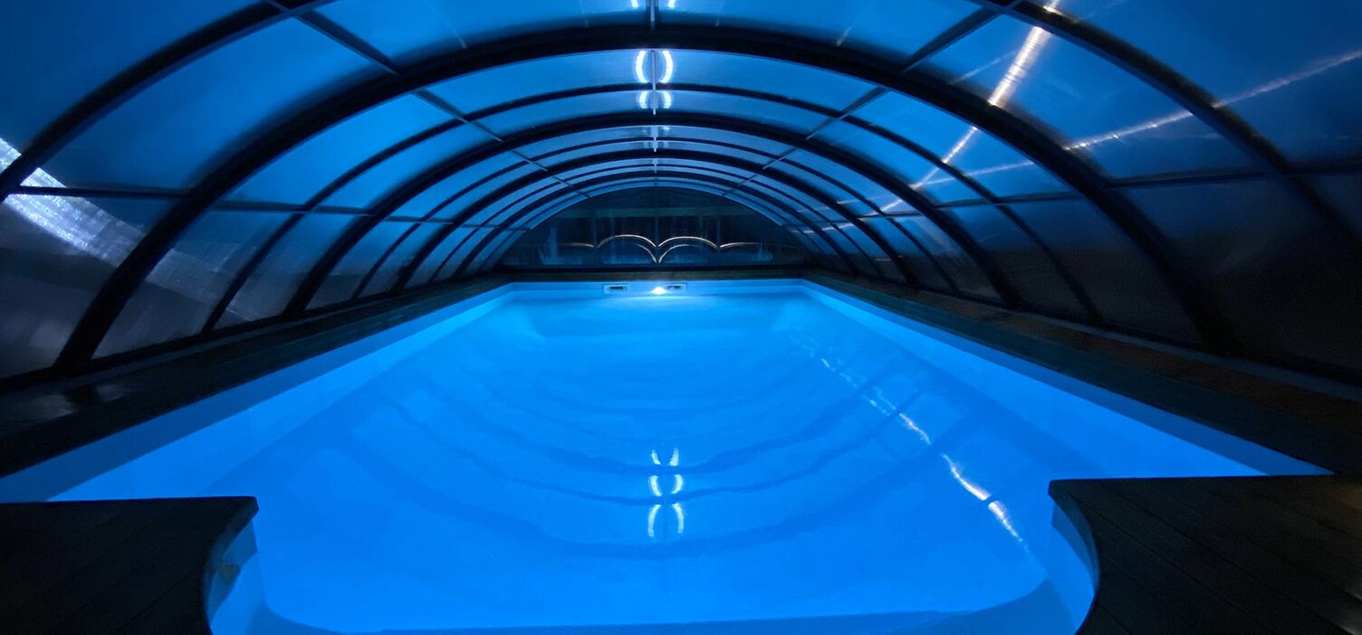 Cottage with heated pool - The "J1" - 4 people