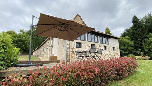 Luxus Ferienhaus für einen perfekten Fahr- / Tourenurlaub in Frankreich für Enthusiasten