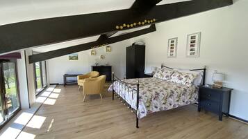 2 slaapkamers, een strijkplank/strijkijzer, gratis wifi, beddengoed