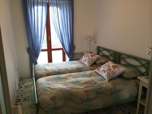 4 bedrooms, iron/ironing board, travel cot, free WiFi - Villa Amalu Capri private pool (Capri)