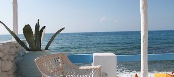 HUGE POOL in LUXURIOUS residency