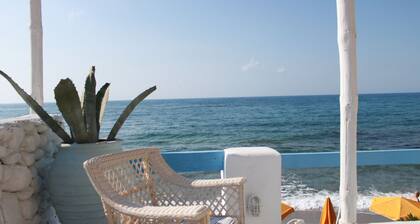 RIESIGER SWIMMINGPOOL in luxuriöser kretischer Residenz
