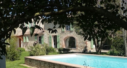 Casa de carácter a 10 km de Anduze (entre semana y puentes)