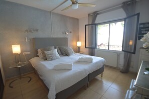 6 Schlafzimmer, Zimmersafe, Bügeleisen/Bügelbrett, Reisekinderbett