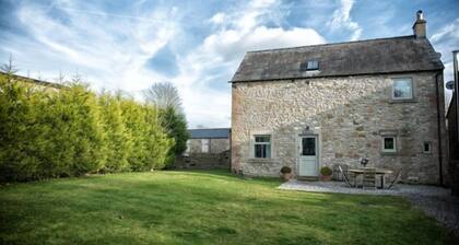 The Old Dairy - sleeps 6 guests in 3 bedrooms