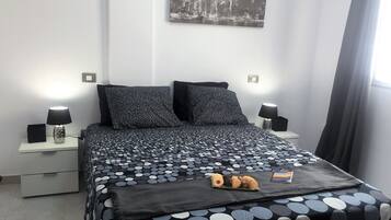 3 bedrooms, iron/ironing board, travel crib, WiFi