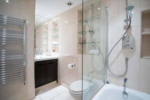 Apartment (1 Bedroom) | Bathroom