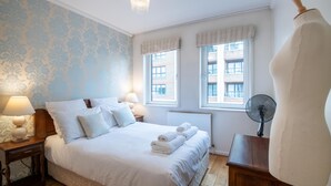 1 bedroom, premium bedding, laptop workspace, iron/ironing board - Delightful Kensington Home close to Hyde Park (London)