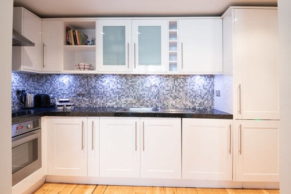 Apartment (1 Bedroom) | Private kitchen