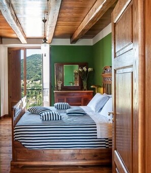 6 bedrooms, WiFi, bed sheets, wheelchair access - Villa Vibrante - 14 Guests - Independent Villa with pool (Vibonati)