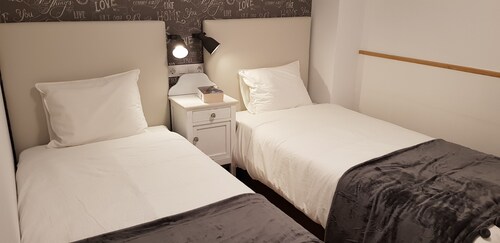 Appartement indépendant dans maison unifamiliale idéale FAMILLES OU GROUPE