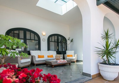 Casa Nicole, Macher, with Free heated Pool, Wifi and Scenic views 