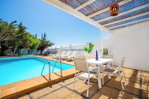 A heated pool - Casa Nicole, Macher, Free heated Pool, High Speed Wifi and Scenic views Sleeps 8 (Macher)