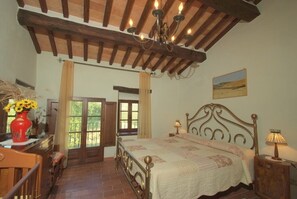 4 bedrooms, WiFi, bed sheets - Villa La Fonte - Private villa with swimming pool (Sarteano)
