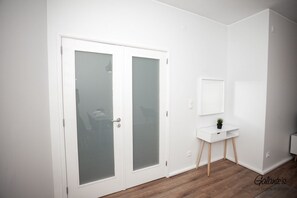 Interior - ★ New Listing 10 ‰ OFF ★ Downtown Luxury ★ FREE ST PARK ★ Balcony (Porto)