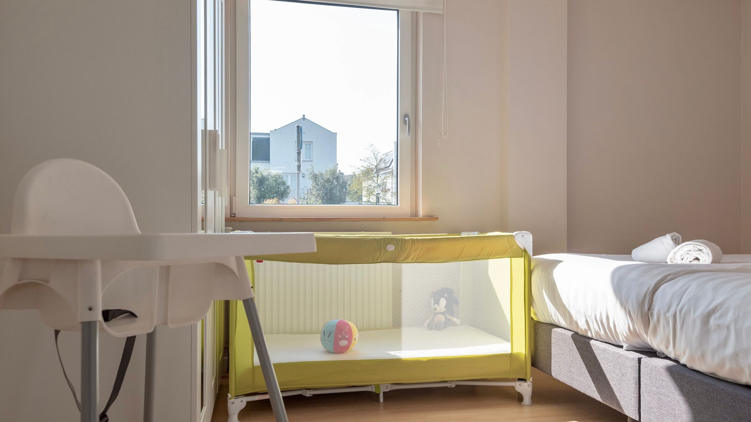 2 bedrooms, iron/ironing board, travel cot, WiFi