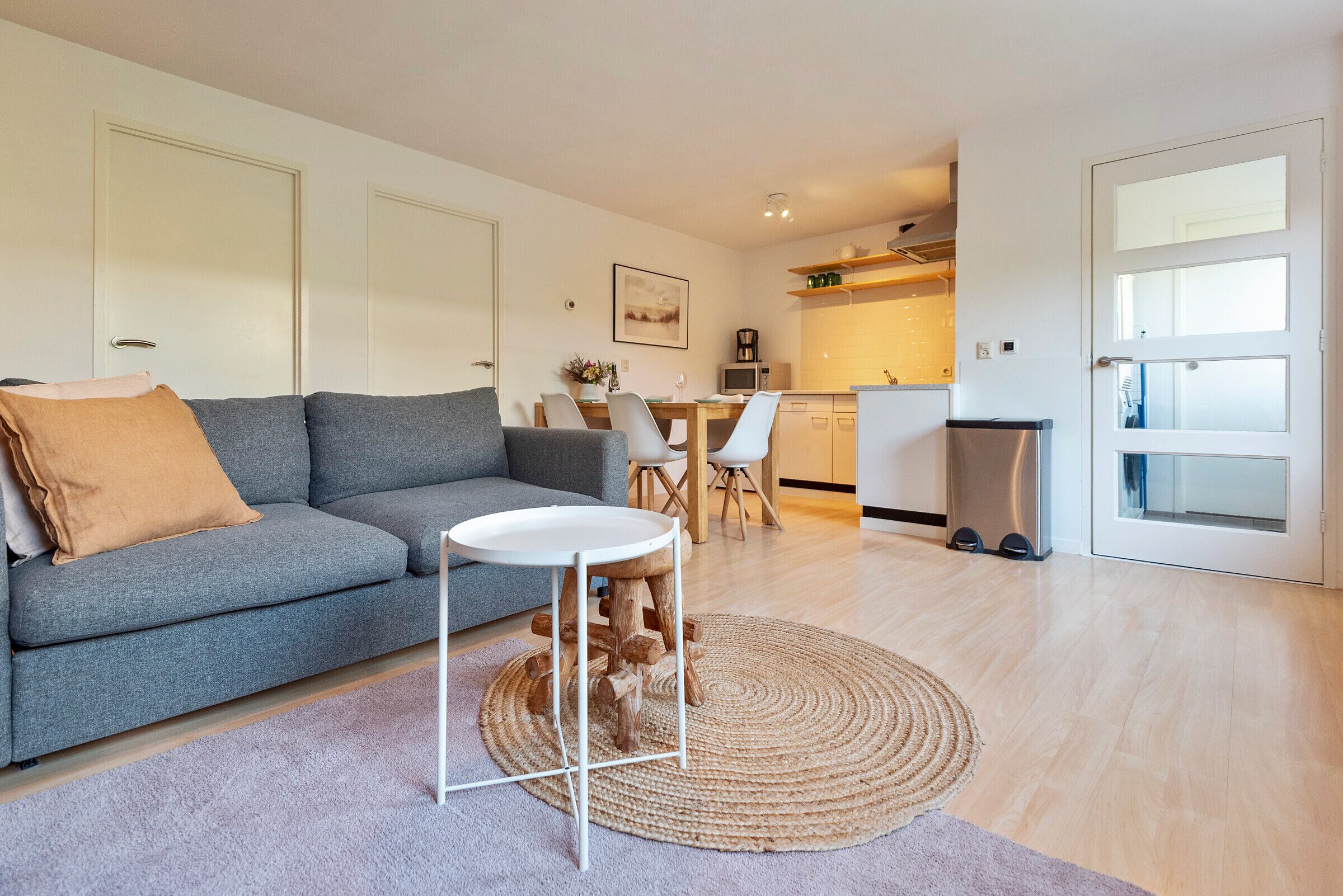 Een televisie en een dvd-speler