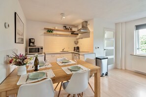 Fridge, microwave, oven, stovetop - Pleasant Family Home (Free parking!) (Zandvoort)