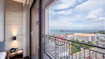 Premier Studio, Sea View | In-room safe, desk, iron/ironing board, free WiFi