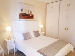 1 bedroom, in-room safe, iron/ironing board, free WiFi