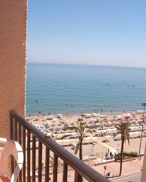 Property grounds - Fuengirola, Central, Quality Sea View Apartment, Beach Front Block, FREE WiFi (FUENGIROLA)