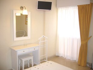 1 dormitorio, caja fuerte, tabla de planchar con plancha y wifi gratis