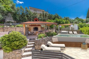 Terrace/patio - Family paradise with private heated pool and jacuzzi (Žrnovnica)
