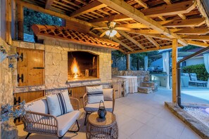 Terrace/patio - Family paradise with private heated pool and jacuzzi (Žrnovnica)