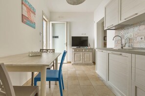 Comfort-Apartment, 1 Schlafzimmer (1237-Renzo) | Eigene Küche | Kühlschrank, Mikrowelle, Ofen, Herdplatte