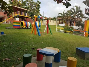 Family Apartment, Multiple Beds, Non Smoking, Garden View | Terrace/patio - Village dos Pássaros (Guarapari)