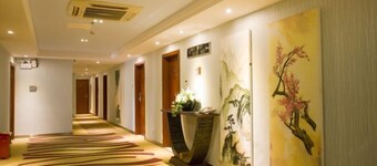 Sunshine Holiday Hotel