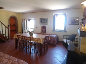 Dining - APARTMENTS IN A SUGGESTIVE CASALE OF THE '700 about 200 mt FROM THE SEA (Torremezzo di Falconara)
