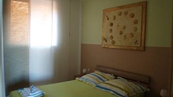 2 chambres, lit parapluie, Wi-Fi gratuit, draps fournis