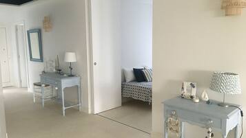 3 slaapkamers, een strijkplank/strijkijzer, gratis wifi, beddengoed