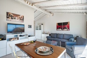 TV - Casa Umberto - Apartment in Taormina Centre (Taormina)