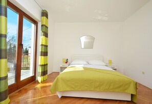 2 chambres, fer et planche à repasser, Wi-Fi, draps fournis