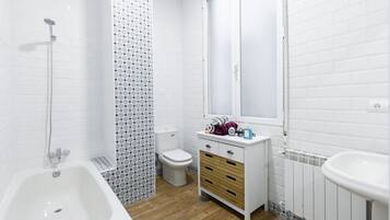 Een haardroger, zeep