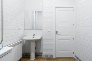 Een haardroger, zeep