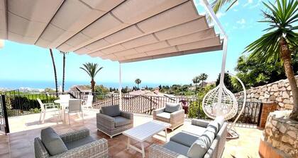 Villa espagnole 5 chambres / piscine / jardins / WIFI - Benalmadena Pueblo. Situé au centre.