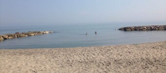 spaziosa villa indipendente con accesso privato al mare